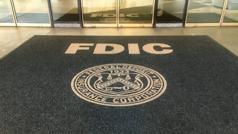 fdic-crypto-blockchain.jpg