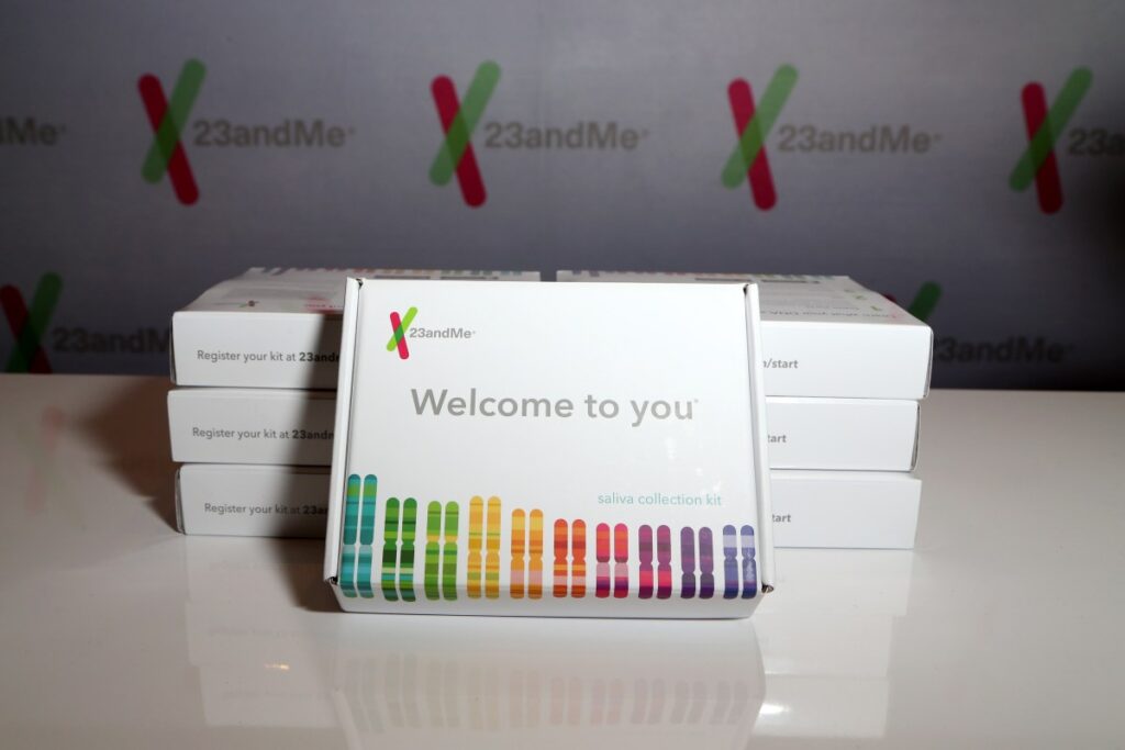 23-and-me-logo-and-box.jpg