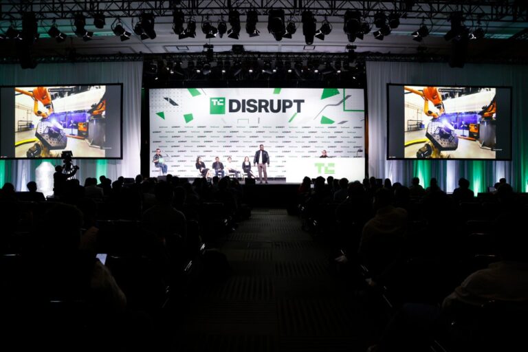 Disrupt-2024-main-stage.jpg