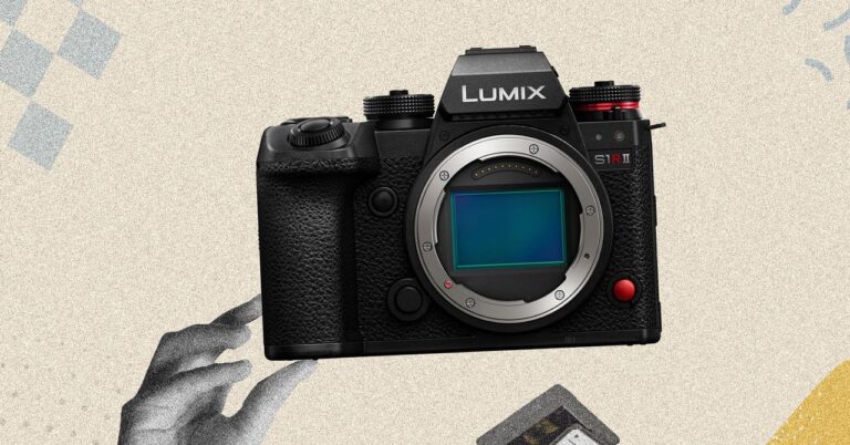 Panasonic-S1R-II-Mirrorless-Camera_052025_Lede.jpg