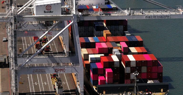 Tariff-Refund-Business-2212455362.jpg