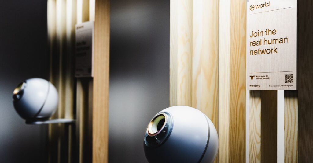 Worldcoin-Orb-SF-Store-Business-6.jpg