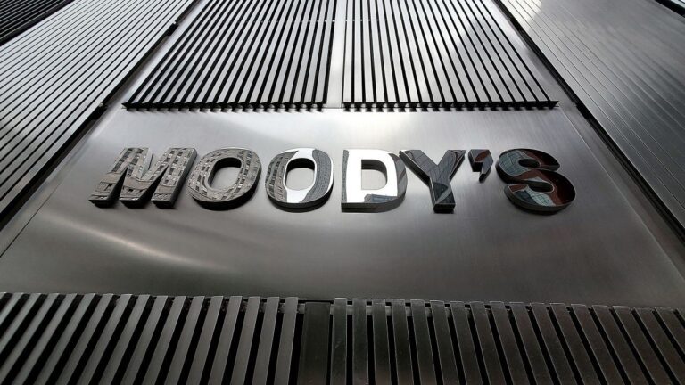 bitcoin-reclaims-105k-after-moodys-downgrades-u-s-credit-rating.jpg