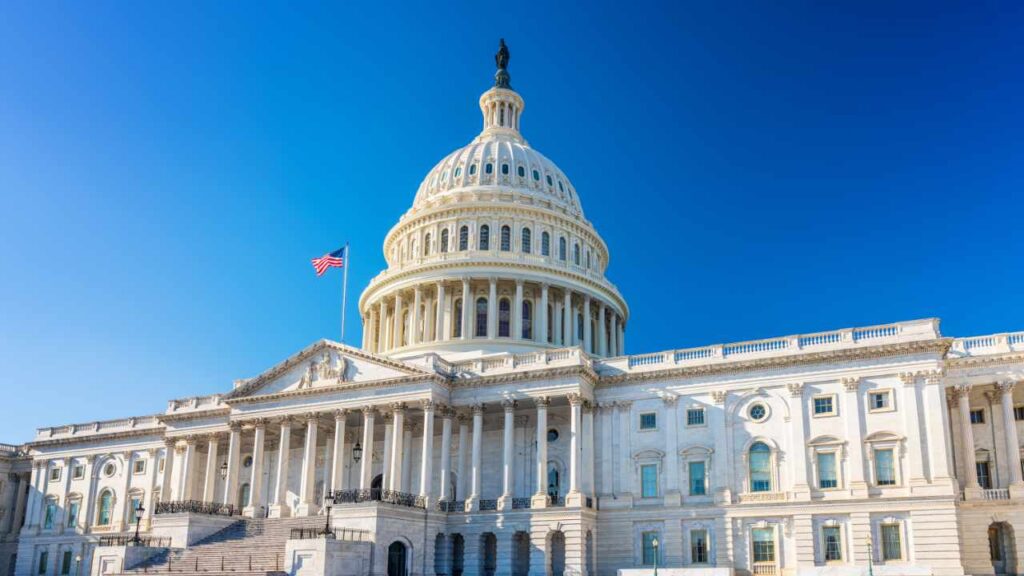 former-cftc-chair-urges-congress-to-act-on-crypto-regulation.jpg
