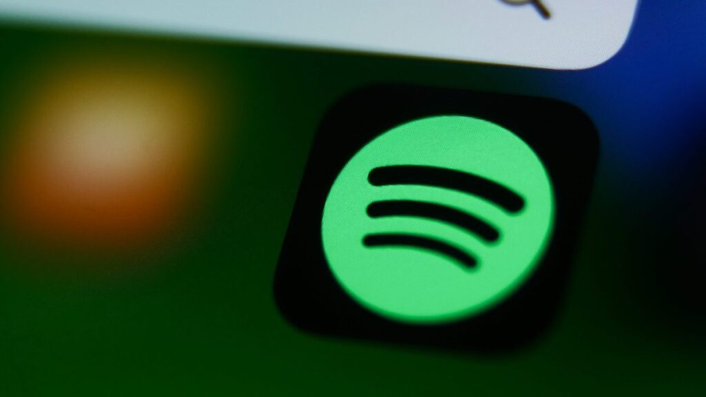 spotify-app-GettyImages-1689920063-e1702479483636.jpeg