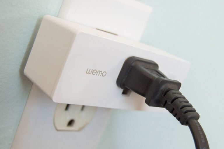 Wemo-smart-outlet.jpeg