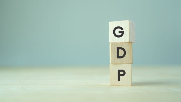 bitcoin-languishes-under-118k-even-as-gdp-jumps-3.jpg