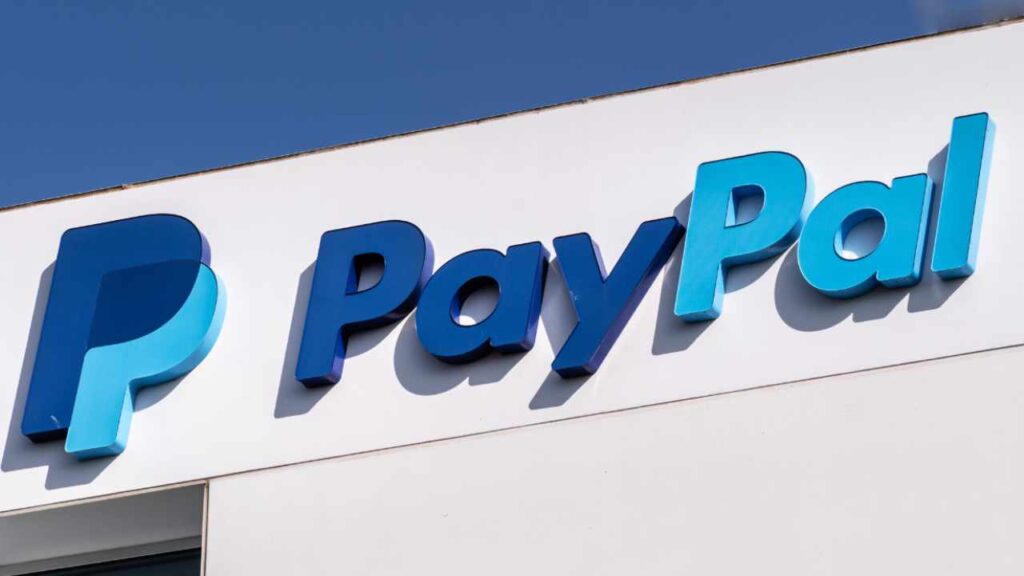 paypal-pay-with-crypto-mainstream-adoption.jpg