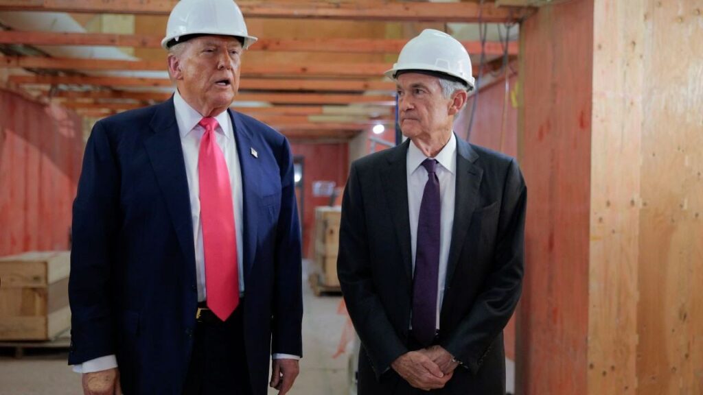 trump-visits-the-federal-reserve-headquarters.jpg