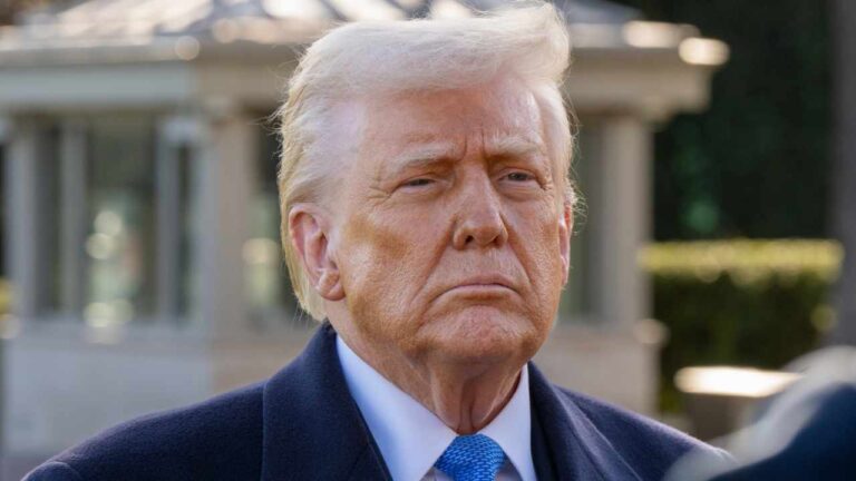 80-ceos-urge-trump-to-block-bank-fees-that-could-cripple-crypto-access.jpg