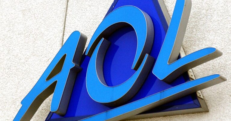 AOL-Ending-Dial-Up-Gear-AP687183228394.jpg