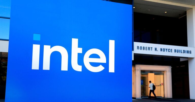 Trump-Intel-Deal-Business-2225440824.jpg