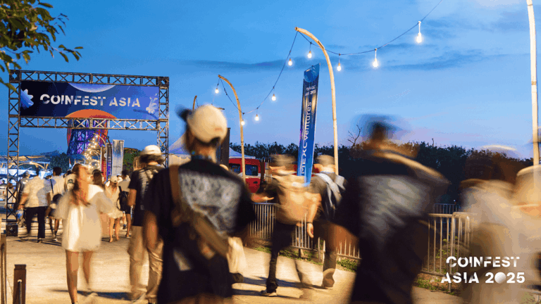 festival-goers-arriving-at-coinfest-asia-2025-1024x576.png