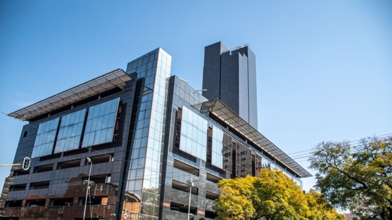 the-south-african-reserve-bank-in-pretoria.jpg