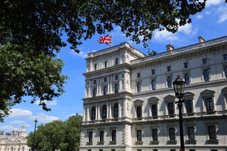 New-UK-Crypto-AML-Rules-Target-Ownership-Banking-and-Trusts.jpg