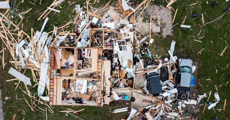 hurricane-real-estate-sci-AP21298759944883.jpg