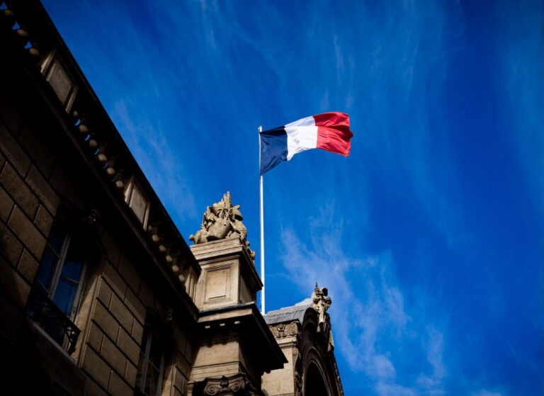 france-flag-2233577438.jpg