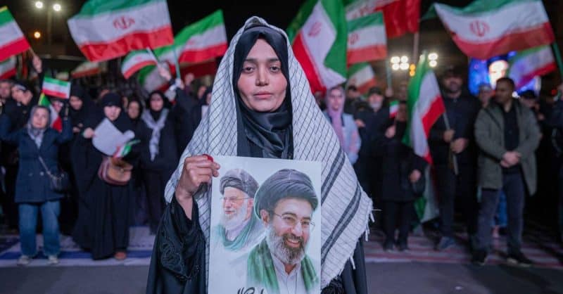 iran-rally-woman-1-800x418.jpg