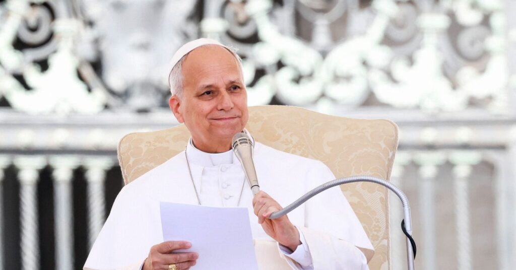The-Pope-Gets-Tolkien-Culture-2277270022.jpg