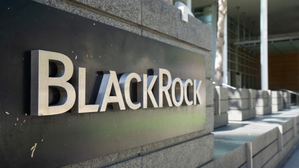 blackrock-targets-bitcoin-yield-with-0-65-fee-covered-call-etf_nwmk.jpg