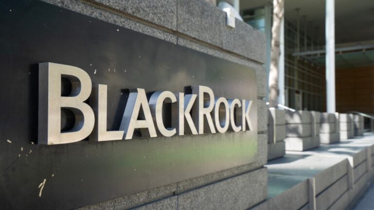 blackrock-targets-bitcoin-yield-with-0-65-fee-covered-call-etf_nwmk.jpg