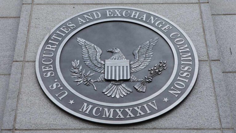 sec-urged-to-delay-spacex-ipo-elizabeth-warren_nwmk.jpg