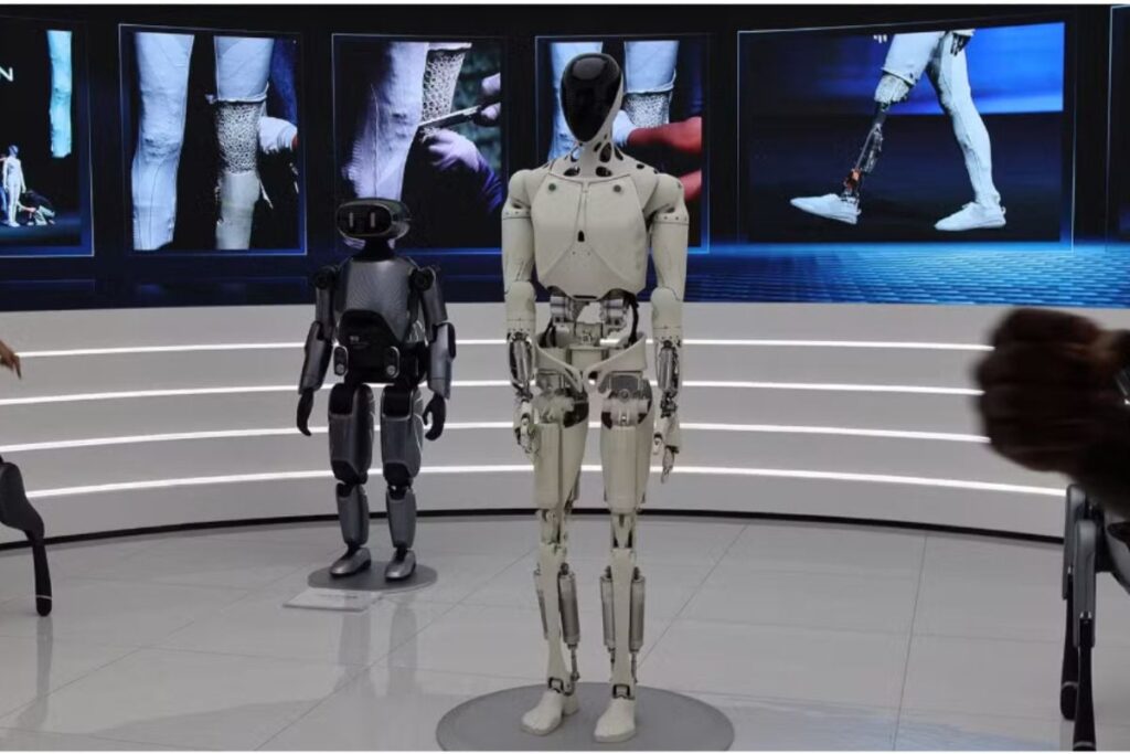 tr-06112026-ev-makers-tesla-humanoid-robots-1.jpg