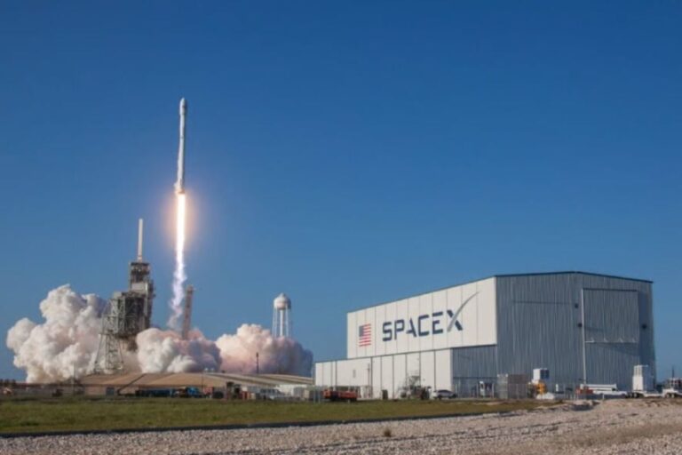 tr-06122026-spacex-ipo-valuation.jpg