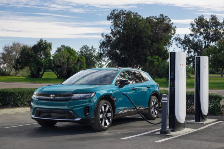 Honda-Prologue-at-Tesla-Supercharger1.jpg