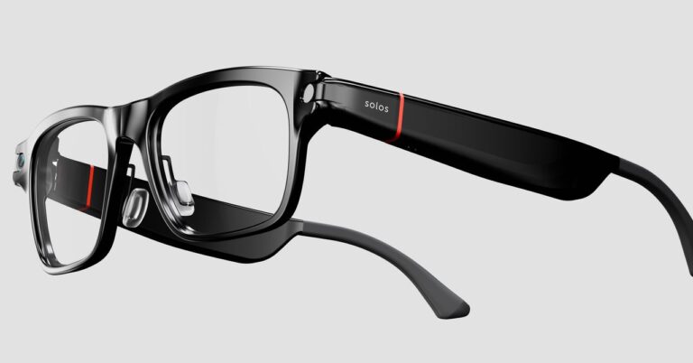 Solos-Smart-Glasses-Gear-10.jpg