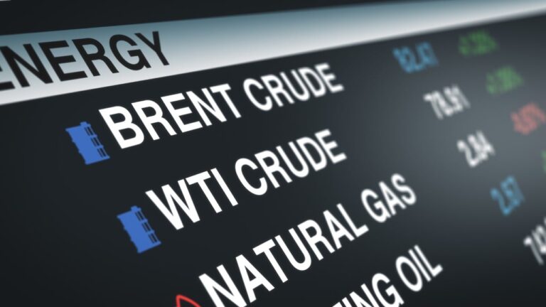 a-1900-surge-may-be-sending-a-bigger-warning-than-oil-prices.jpg