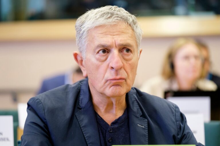 stelios-1243041618.jpg
