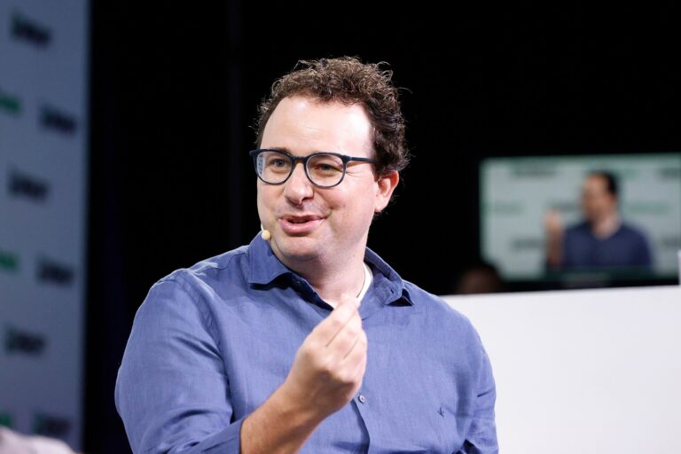 Dario_Amodei_at_TechCrunch_Disrupt_2023_01.jpg