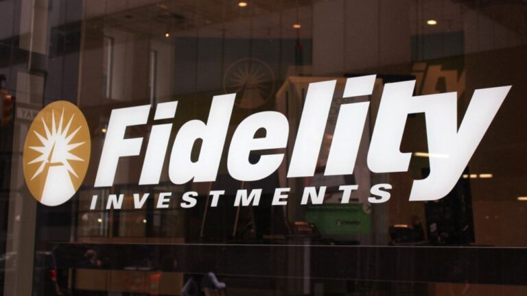 fidelity-pulls-46-82m-from-fbtc-as-bitcoin-etfs-turn-red.jpg