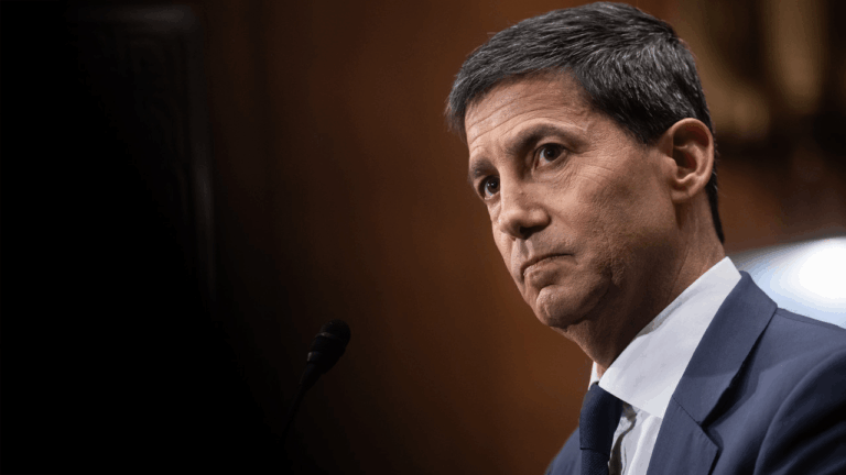 new-fed-chair-kevin-warsh-ditches-rate-signals-bitcoin-slides-as-nasdaq-bounces-1-5.png