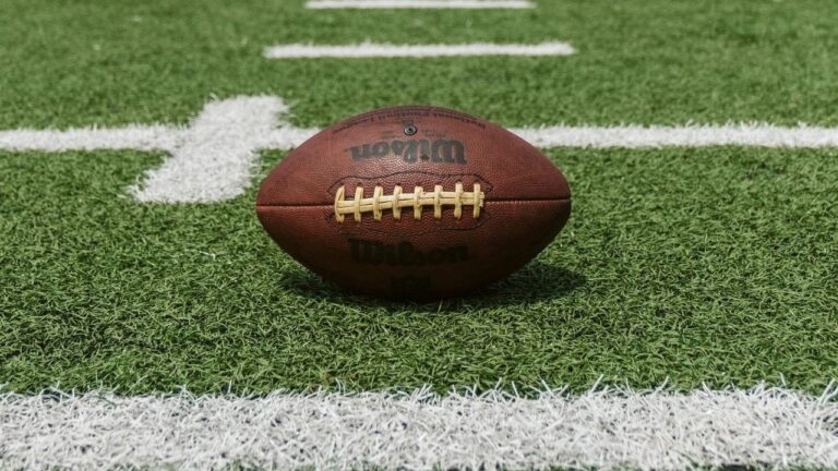 nfl-returns-to-draftkings-and-fanduel-still-shuns-prediction-markets.jpg