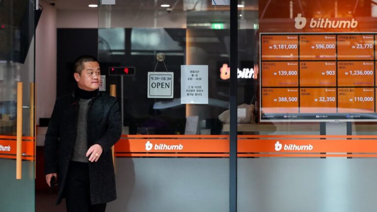 south-korean-crypto-exchange-bithumb-bans-employees-from-trading-bitcoin.jpg