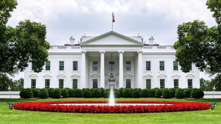 white-house.jpg