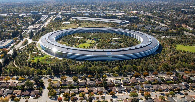 Apple-Live-Blog-Gear-1178079028.jpg