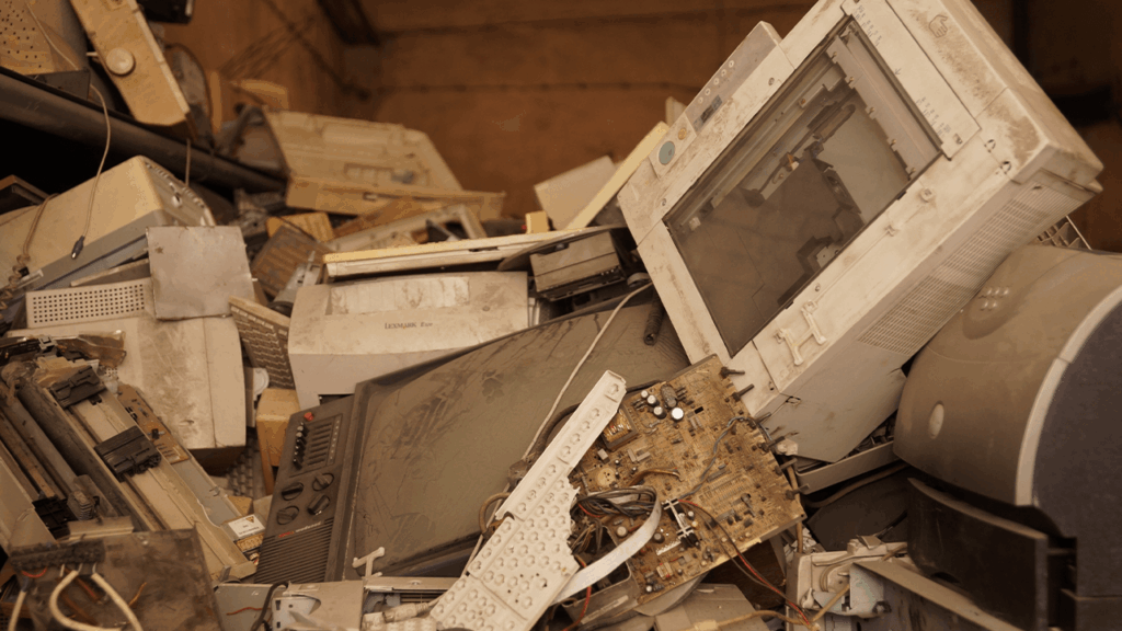 a-big-tech-company-buried-2700-early-gui-pcs-in-1989-and-shaped-todays-desktop.png