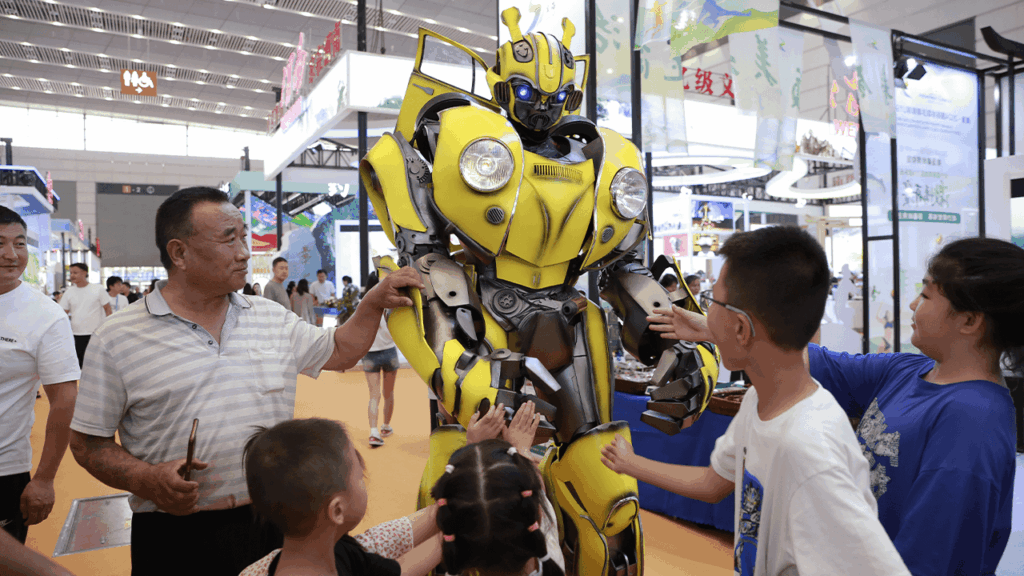 a-chinese-humanoid-robot-makers-shanghai-ipo-surged-about-500-after-a-new-superman-demo.png