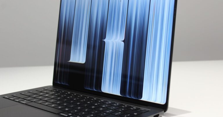 APPLE_OLED.jpg