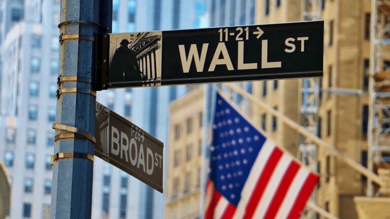 wall-street.jpg