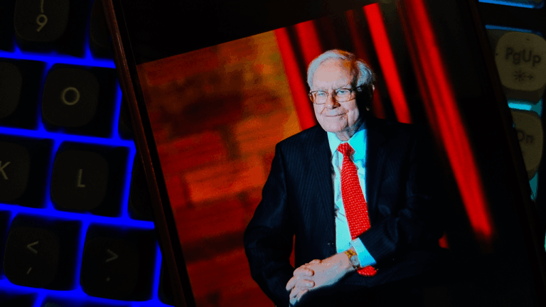 warren-buffetts-son-didnt-know-his-dad-was-a-billionaire-until-he-was-in-his-20s.png